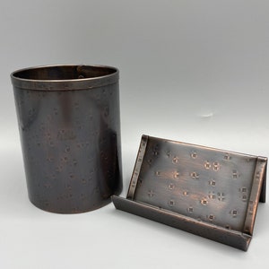 Juego de tarjetas de visita y portalápices de cobre con pátina de bronce hecho a mano - Diseño cuadrado martillado