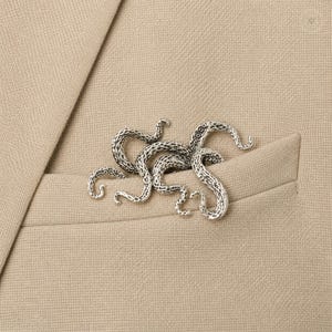 Nautical Kraken Pochethouder – Zilvermetalen octopuspakaccessoire voor bruidsjonkers Formele kledingjas.