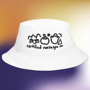 Chapéu Bucket de Halloween com Rabiscos | Boné Bordado com Fantasma, Aranha e Abóbora | Chapéu Assustador para Festivais de Outono | Big Accessories BX003 | Nostalgia Apparel