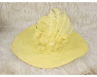 Dames kerkgele derby hoed met grote rand Suzanne Couture Millinery NY (klein)