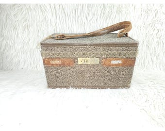 Vintage HARTMANN Tweed Travel Luggage Cosmetic Train Case Carry On - Looks Good