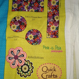 Quick Crafts &quot;Kaleidoscope&quot; pick-a-pair panel project fabric pillowcase napkin placemat