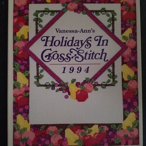 Vanessa Ann&#39;s holidays in cross stitch 1994 145 page book