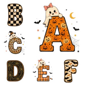Può includere: Una grafica digitale con le lettere B, A, C, D, E e F. La lettera B ha un motivo a scacchi bianco e nero. La lettera A è arancione con zucche e un fantasma con un fiocco rosa. La lettera C ha una stampa leopardata e un fantasma con un cappello da strega. La lettera D presenta un motivo a ragnatela. La lettera E è a quadri arancioni con un fantasma che tiene una tazza di caffè. La lettera F ha un motivo a pipistrelli.
