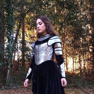 Shoulder piece JOAN with bracers - silver faux leather shoulder armor - knight core medieval fantasy gothic pauldron