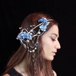 Corona de roble - flores azules, perlas artificiales, cadenas de cuentas - Reina de las hadas de primavera, Art Nouveau