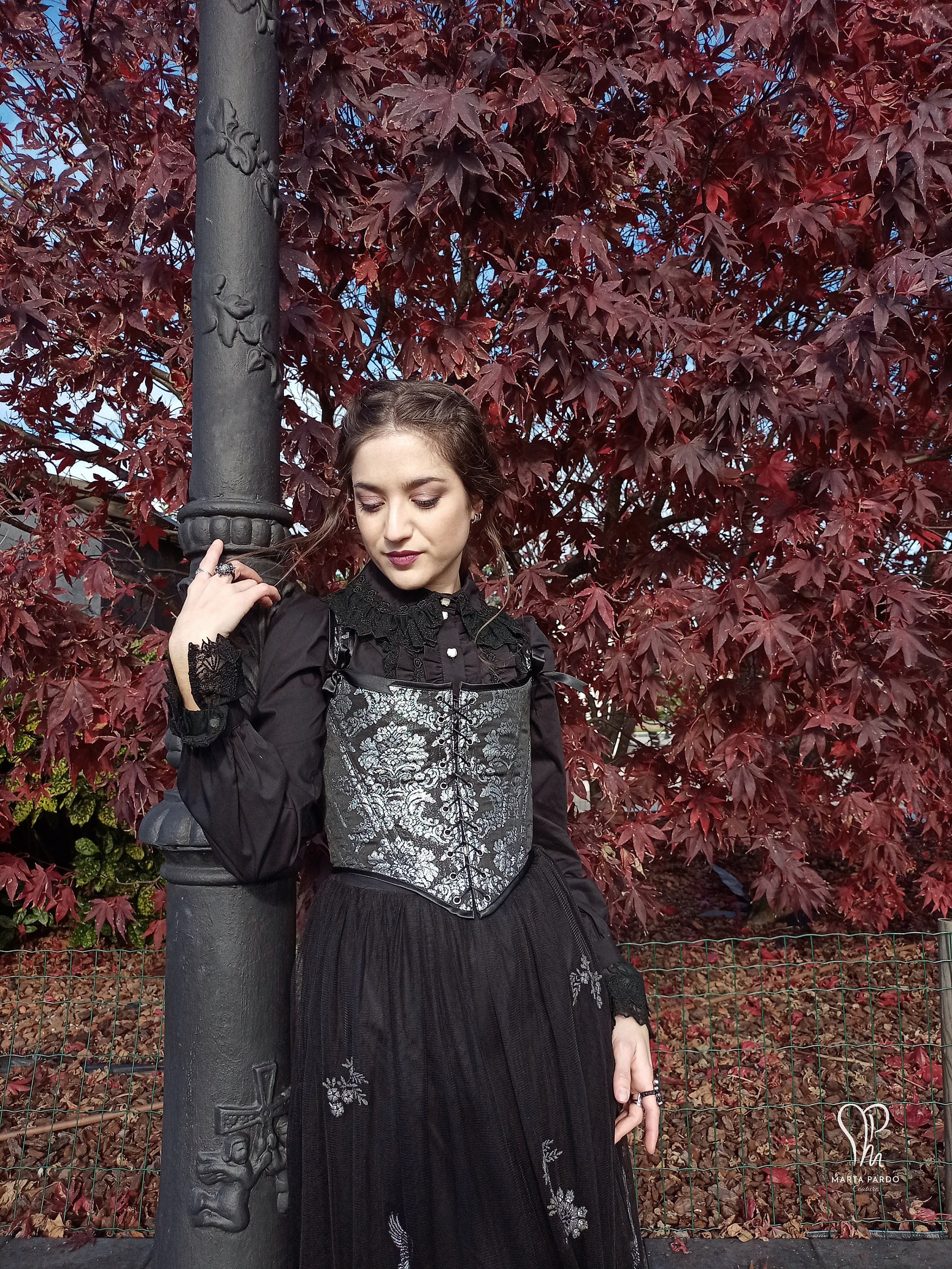 Corset Stays ELOISE Customizable - Black & Metallic Silver Brocade