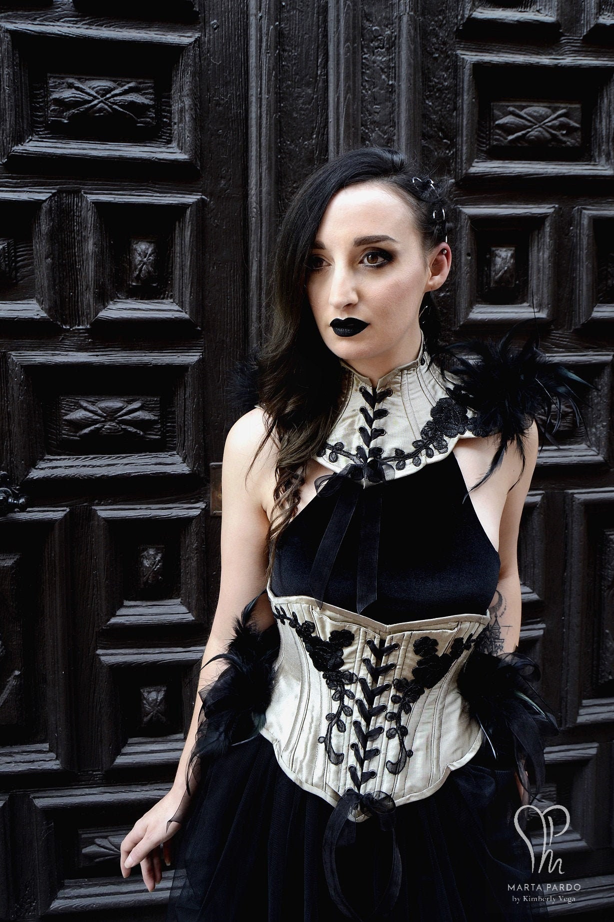 Corset plumas pavo real de vestir elegante mujer gótico bordado