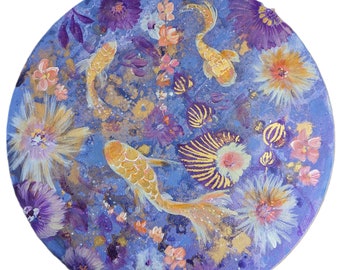 Carpes koi dans un étang fleuri sur toile ronde 40 cm. Trio mauve