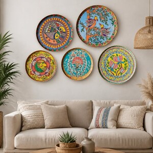 Handgjorda Madhubani Terrakotta Väggtallrikar Set, Indisk Folkkonst Hängande Dekor bild 3