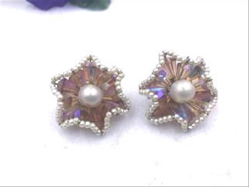 Dainty Sparkling Wire Work Earrings E-215e-041012015 Vintage Rhinestone Floral Design Earrings Trimmed w Tiny White Pearls