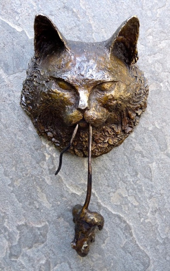 Cat Watching Mouse Bronze Pendant Cat Watching Mouse Bronze Pendant