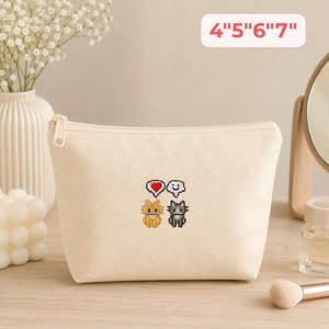 Simpatico motivo ricamato di gatto pixelato, design retrò 8 bit per astuccio portamatite, stile gamer kawaii, animali, file patch per felpa o borsa.