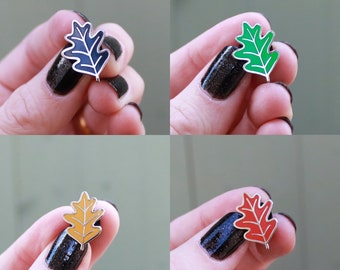 Oak Leaf enamel pin, leaves pin badge, Autumn mini pin badge, hard enamel Oak pin, woodland pin