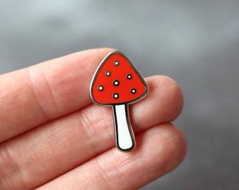 Toadstool enamel pin, cottagecore pin badge, mushroom badge, cute fairytale hard enamel pin