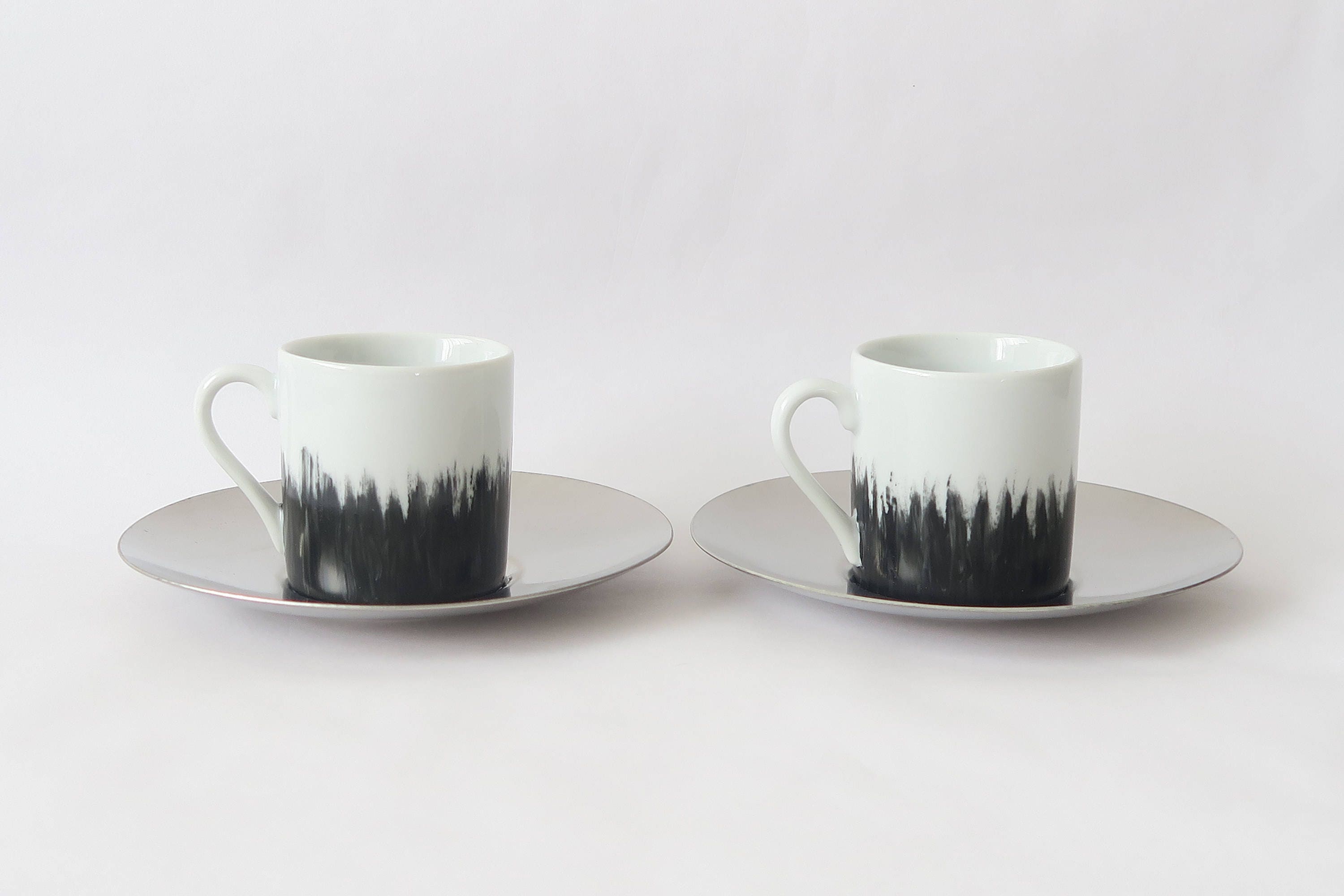 Tasses à Café Design avec Soucoupe en Inox, Porcelaine Fine Peinte La Main, Urban Chic Made in Franc