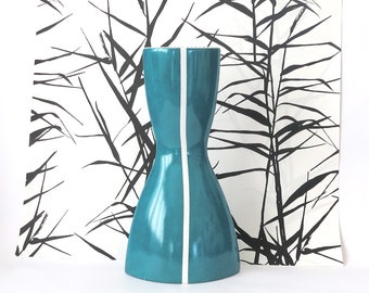 Design vase, sensual shape, porcelain, unique signed piece!