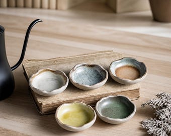 Bol à trempette en céramique japonaise Wabi Sabi, 8,9 cm (3,5 pouces), style rustique, pour apéritifs et condiments.