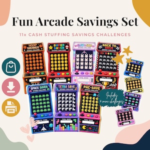 Puede incluir: Un conjunto de ahorro Fun Arcade Savings Set con 11 desafíos de ahorro. La colección incluye varios diseños coloridos de máquinas recreativas con temas como Hoop Savings, Super Saver, Claw & Save, Race to Save, Space Saver, Tetra Save y Pac-Save.