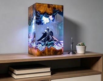 Lámpara de resina de guerrero de Star Wars, luz nocturna de escritorio de ciencia ficción, decoración de epoxi hecha a mano, regalo coleccionable para fans.