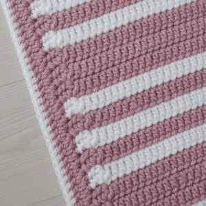 Modernes rosa-weißes Streifenmuster | Häkelanleitung für eine Babydecke | Einfache Babydecke (digitaler Download)