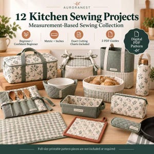 Peut inclure: Une collection de 12 projets de couture pour la cuisine comprenant des articles en tissu avec des motifs de feuilles vertes et de vichy. Inclut un sac de rangement rectangulaire, un repose-bol, une corbeille à pain, un porte-bouteille et un gant.