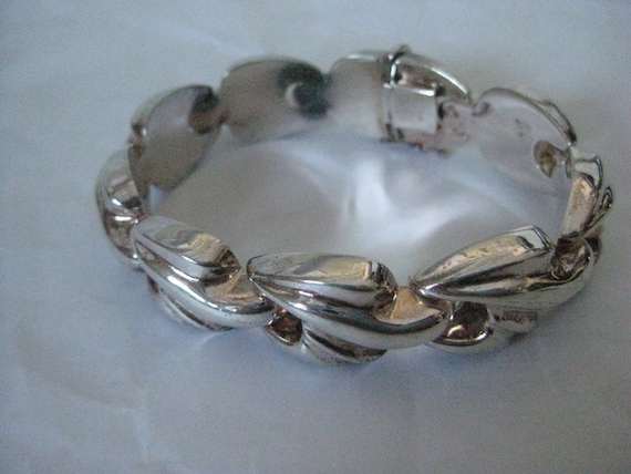 Ibb bracelet deals
