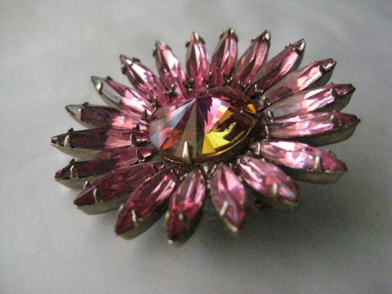 Pink Daisy Flower Rhinestone Aurora Brooch Pin Silver Vintage AB