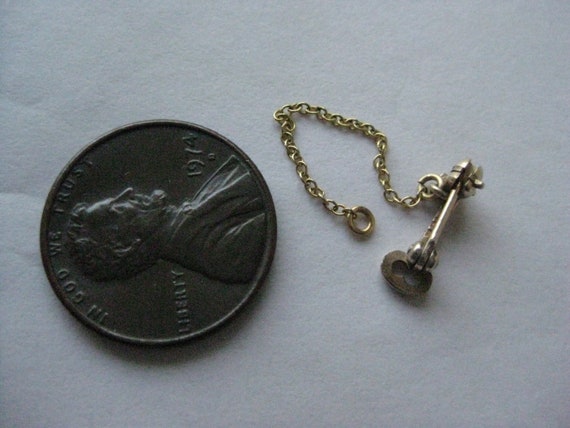 Key Skeleton & Chain 10K Solid Yellow Gold Lapel … - image 3