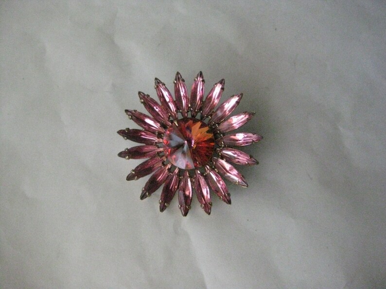 Pink Daisy Flower Rhinestone Aurora Brooch Pin Silver Vintage AB