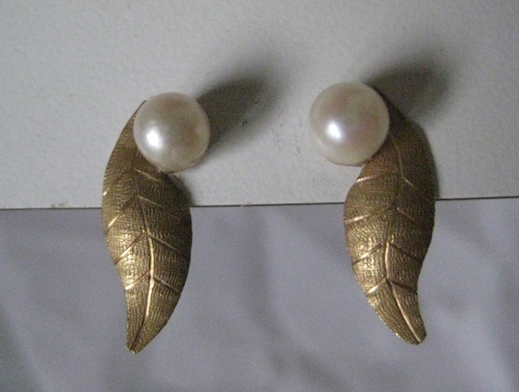 14K Pearl Leaf Yellow Gold Stud Earrings Vintage … - image 1