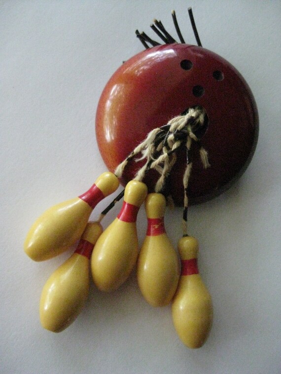 Bakelite Bowling Ball 5 Pins Dangle Brooch Pin Vintage Gem