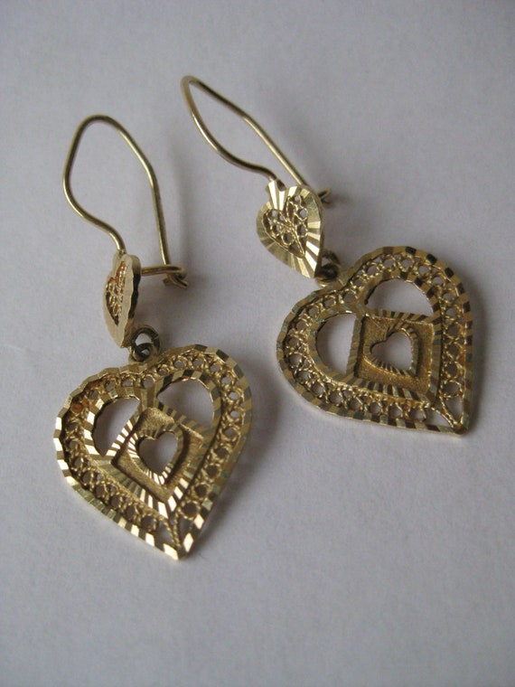 14K Heart Filigree Dangle Yellow Gold Earrings Vi… - image 1