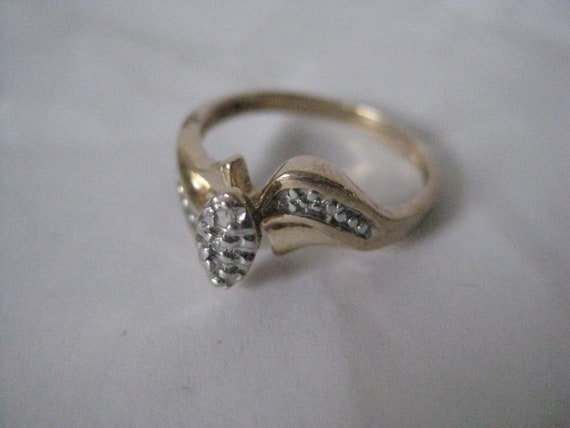 10K Clear Stones Yellow Gold Ring size 7 Solid Ka… - image 4
