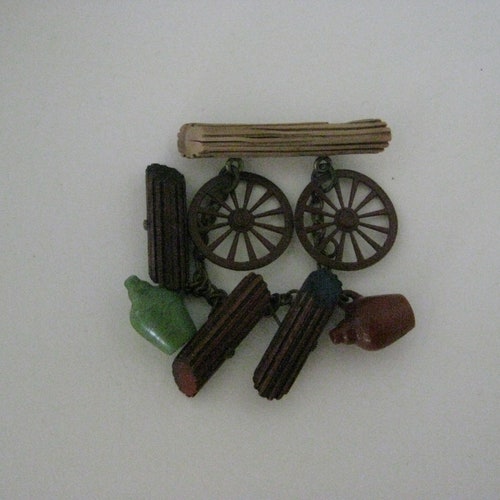 Wagon Wheels Booze Jugs Logs Dangle Brooch Pin Vintage Celluloid Plastic outlet Brown Green Western