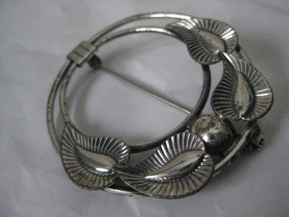 Circle Leaf Sterling Brooch Silver Pin Vintage Da… - image 3