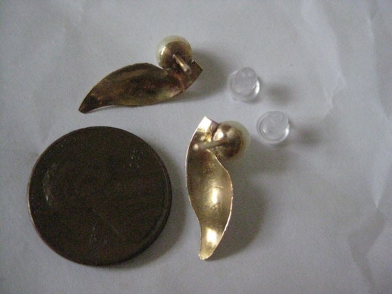 14K Pearl Leaf Yellow Gold Stud Earrings Vintage … - image 4