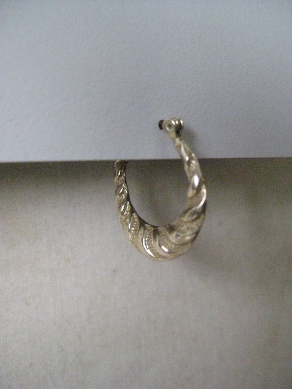Single 14K Hoop Twist Yellow Gold Wire Earring Vi… - image 1