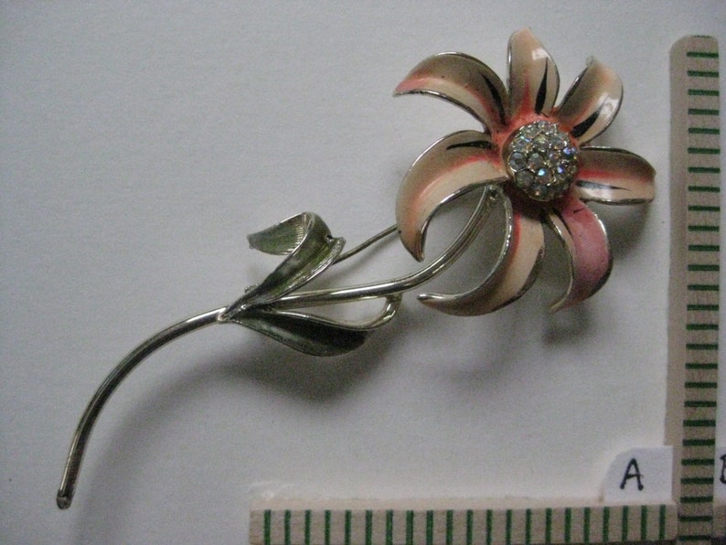 Each Vintage Flower Orange Rust Yellow Aurora Pearl Enamel Gold Brooch Pin Rhinestone