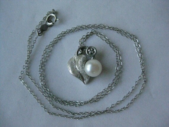 Leaf Pearl Diamond 14K White Gold Necklace Karat … - image 5