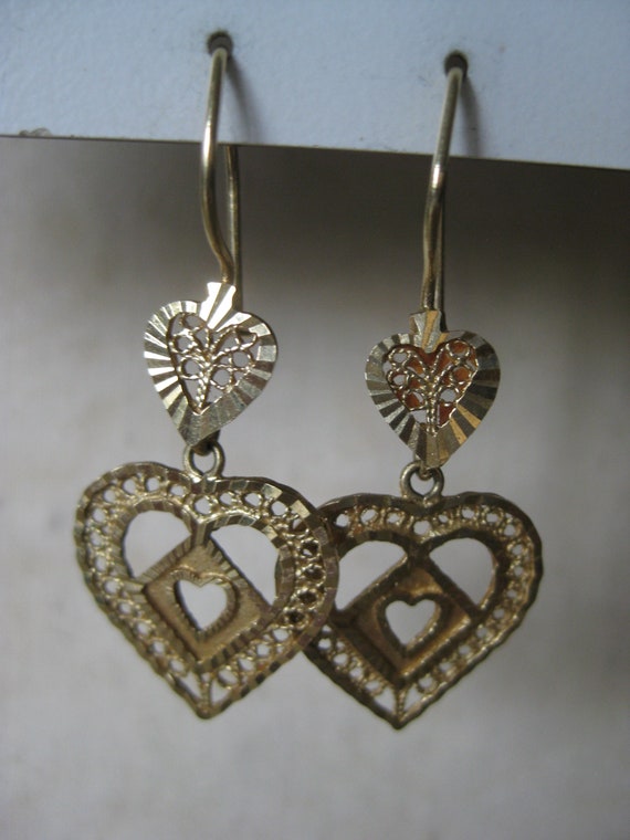 14K Heart Filigree Dangle Yellow Gold Earrings Vi… - image 2