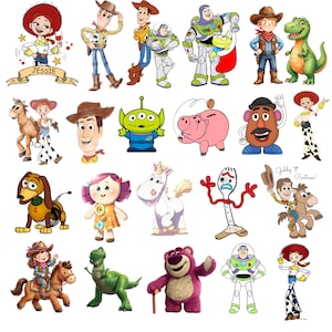 Può includere: Una collezione di illustrazioni dei personaggi di Toy Story tra cui Woody, Buzz Lightyear, Jessie, Rex, Slinky Dog, Mr. Potato Head, Hamm, Forky, Bullseye, Lotso e un alieno. I personaggi sono raffigurati in varie pose con colori vivaci.