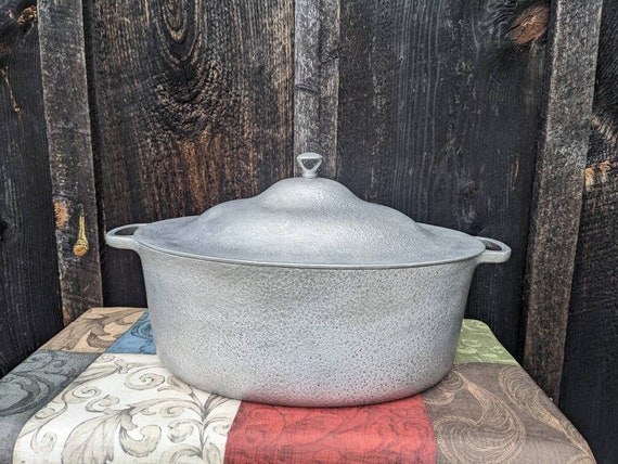 Vintage Hammered Club Aluminum Oval Roaster pot pan cookware