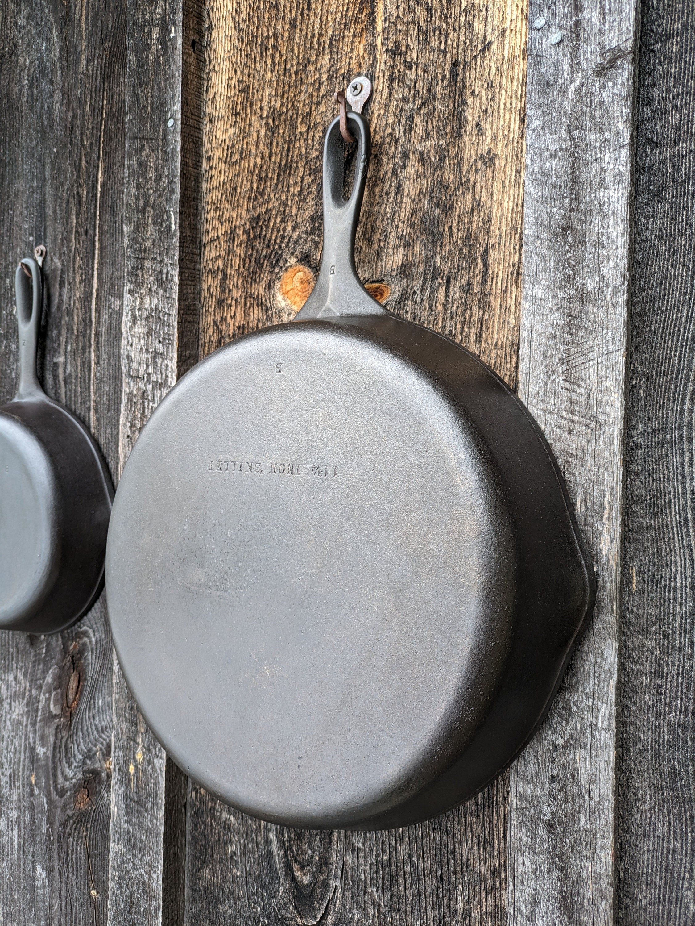 Vintage Unmarked Cast Iron 8 Inch Skillet ~ Marked 5 on Handle