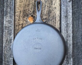 Vintage Griswold #8 Cast Iron Skillet, Small Block Logo 704 N Erie PA
