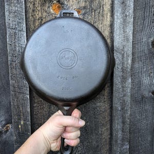 Griswold #6 Cast Iron Skillet with Hinge Tab Small Block Logo Early Handle SBL Erie PA USA 2506