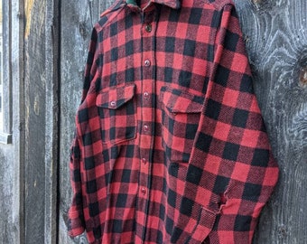Vintage Woolrich Red and Black Plaid Wool Men's Shirt Vintage Hunting