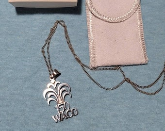 James Avery WACO pendentif et collier chaîne RETIRED Avery Waco pendentif w/Avery collier livraison gratuite