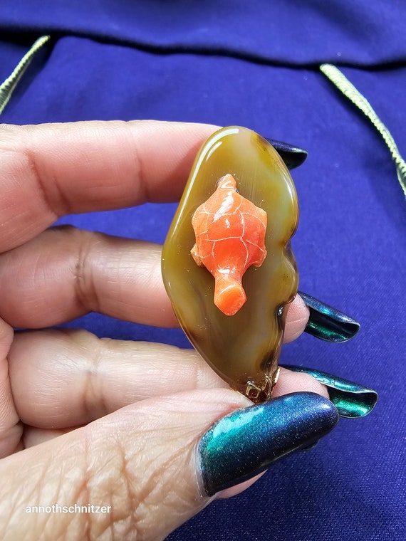 Coral Turtle Pendant: 18kt Gold, Brown Jade Vinta… - image 2