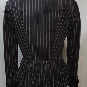 Silk Peplum Jacket: Anthropologie Black Pin Stripe Rocker, Size 2 imagem 3
